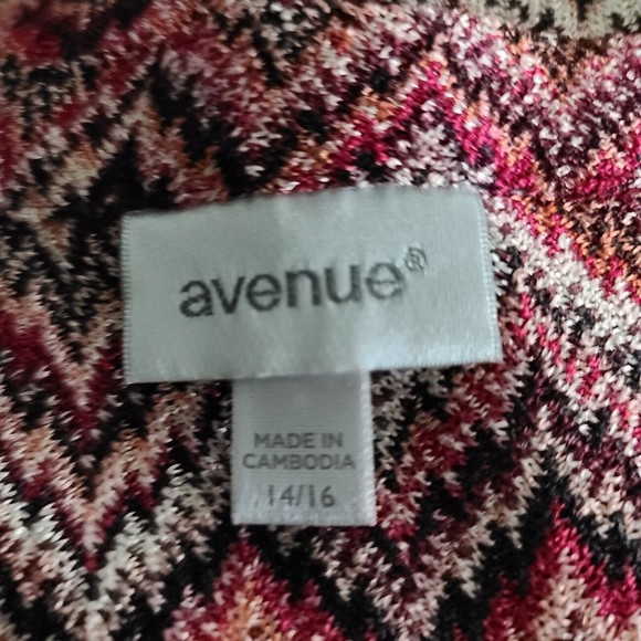 Avenue Women Sleeveless Blouse Tank Top Size 14/16 Chevron Pattern Burgundy EUC - Picture 2 of 8